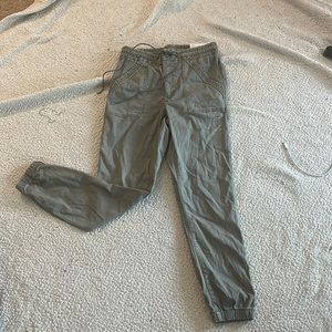 American eagle olive green cargo joggers